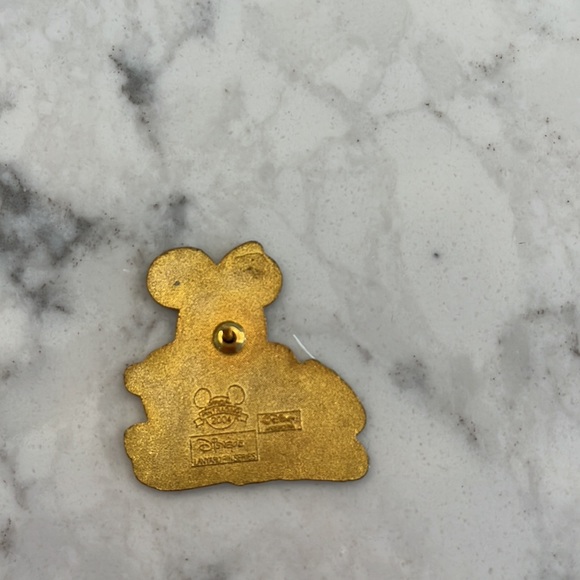 Minnie Mouse Pin - Picture 2 of 2